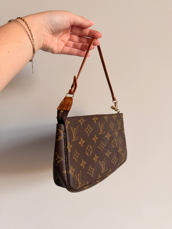 Translation missing: en.Louis Vuitton Pochette Accessoires