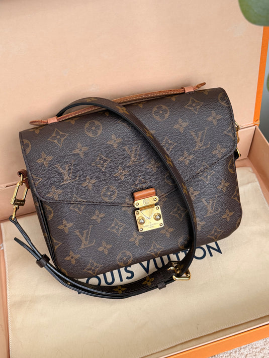 Translation missing: en.Louis Vuitton Metis Pochette