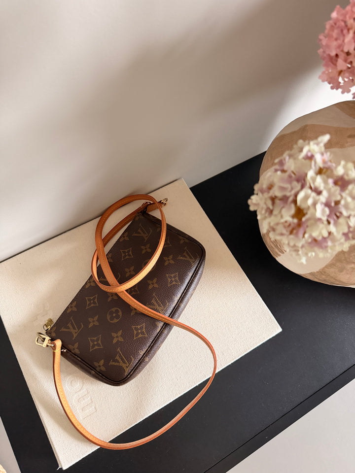 Translation missing: en.Louis Vuitton Pochette Accessoires