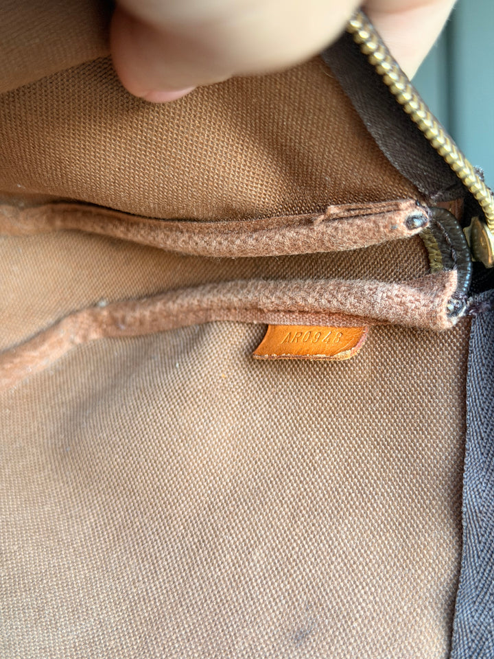 Translation missing: en.Louis Vuitton Pochette Accessoires
