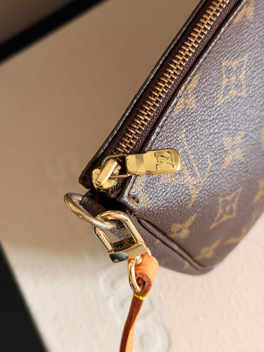 Translation missing: en.Louis Vuitton Pochette Accessoires