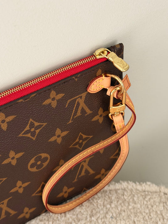 Translation missing: en.Louis Vuitton Pochette Neverfull MM