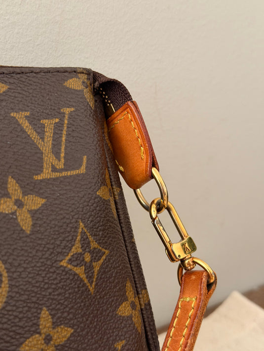 Translation missing: en.Louis Vuitton Pochette Accessoires