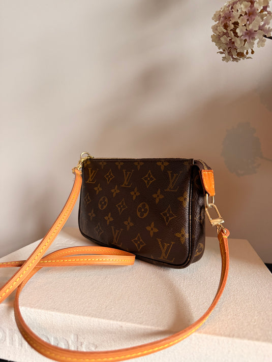 Translation missing: en.Louis Vuitton Pochette Accessoires