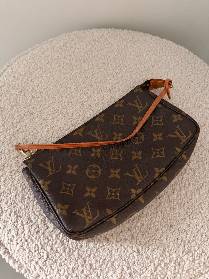 Translation missing: en.Louis Vuitton Pochette Accessoires